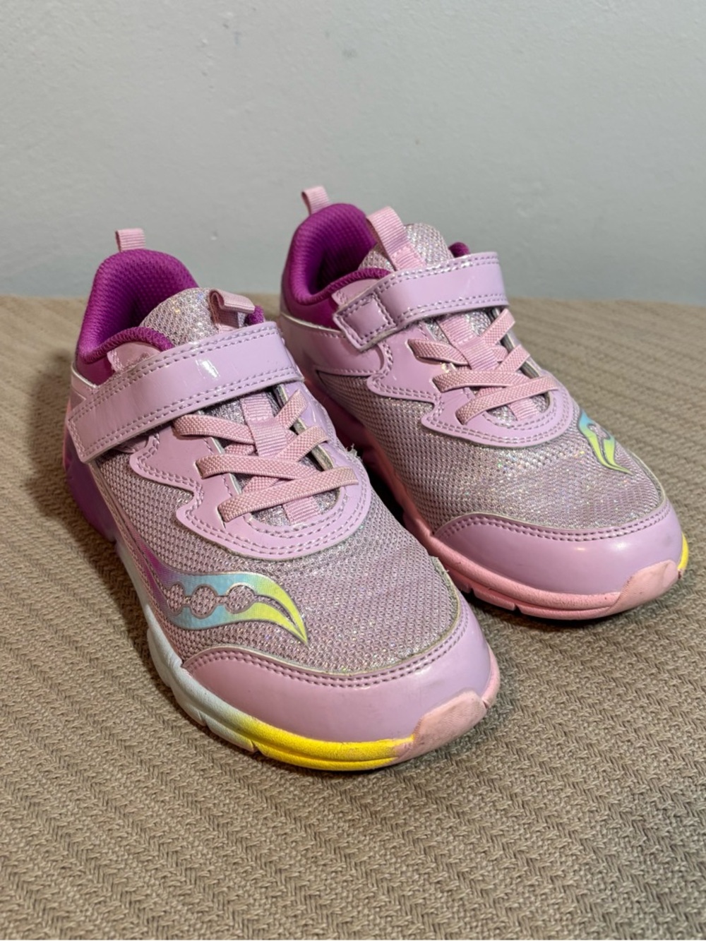 Saucony Flash LE Girls Sneakers Shoes Shiny Purple Rainbow